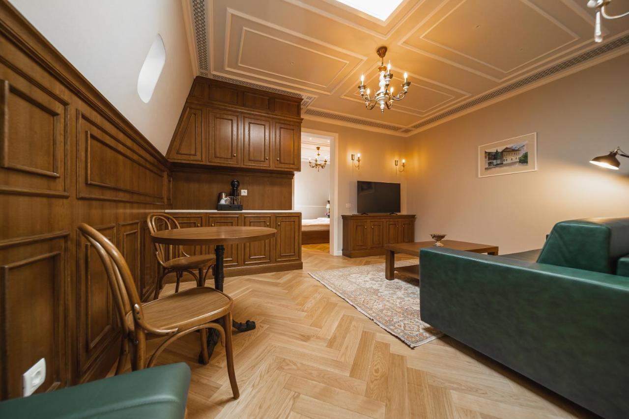 Templum Clava Hotel Bucureşti Ngoại thất bức ảnh