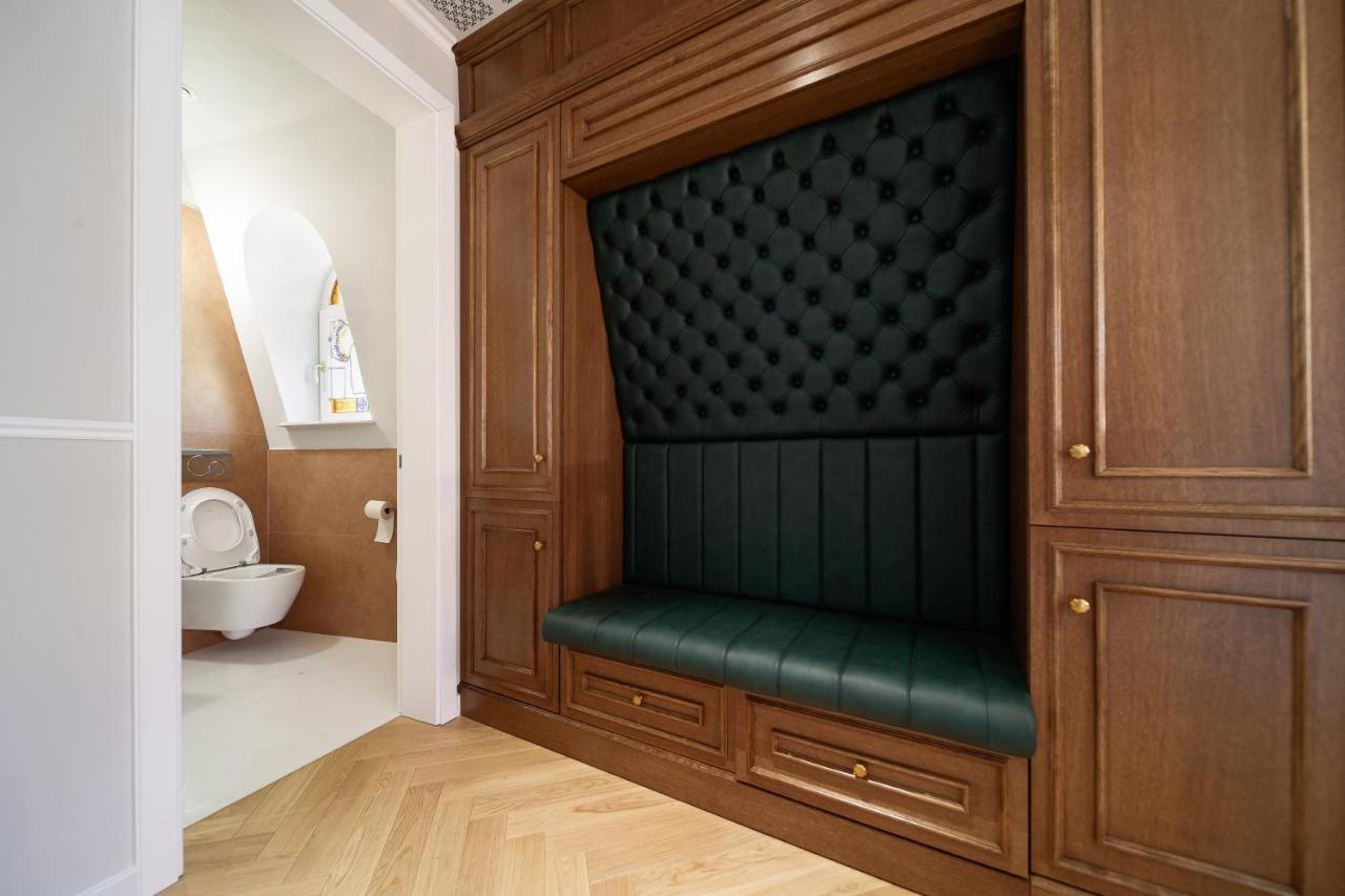 Templum Clava Hotel Bucureşti Ngoại thất bức ảnh