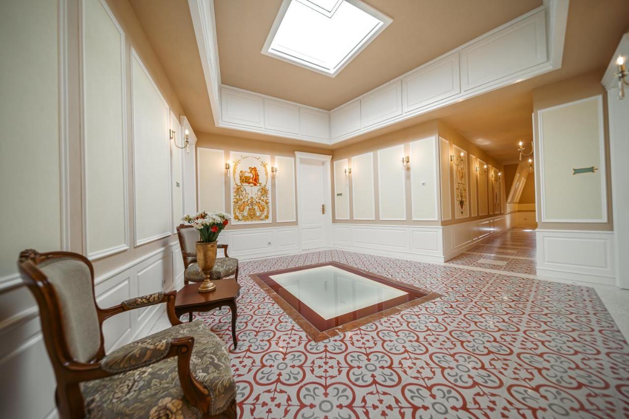 Templum Clava Hotel Bucureşti Ngoại thất bức ảnh