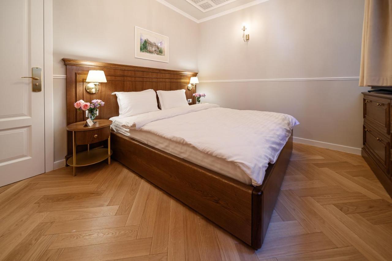 Templum Clava Hotel Bucureşti Ngoại thất bức ảnh