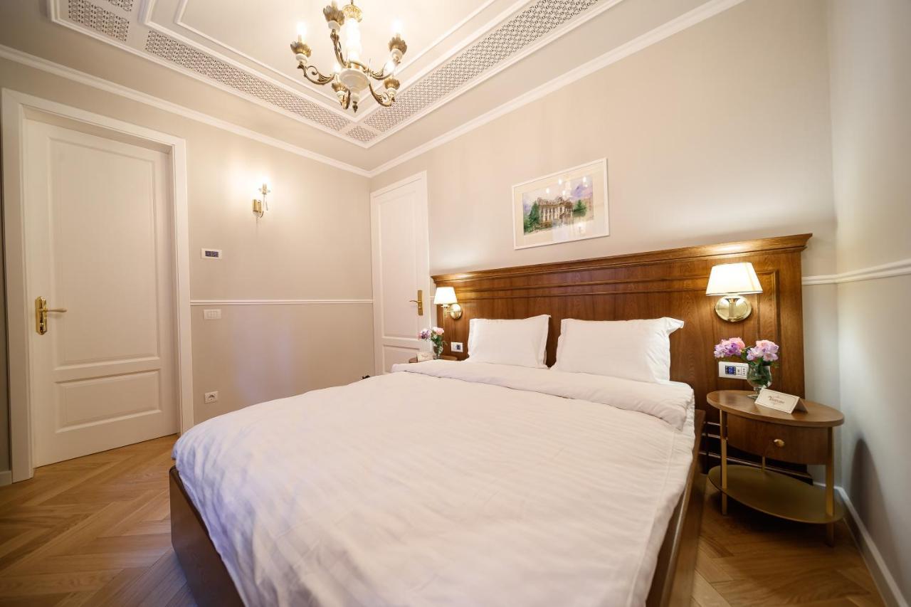 Templum Clava Hotel Bucureşti Ngoại thất bức ảnh