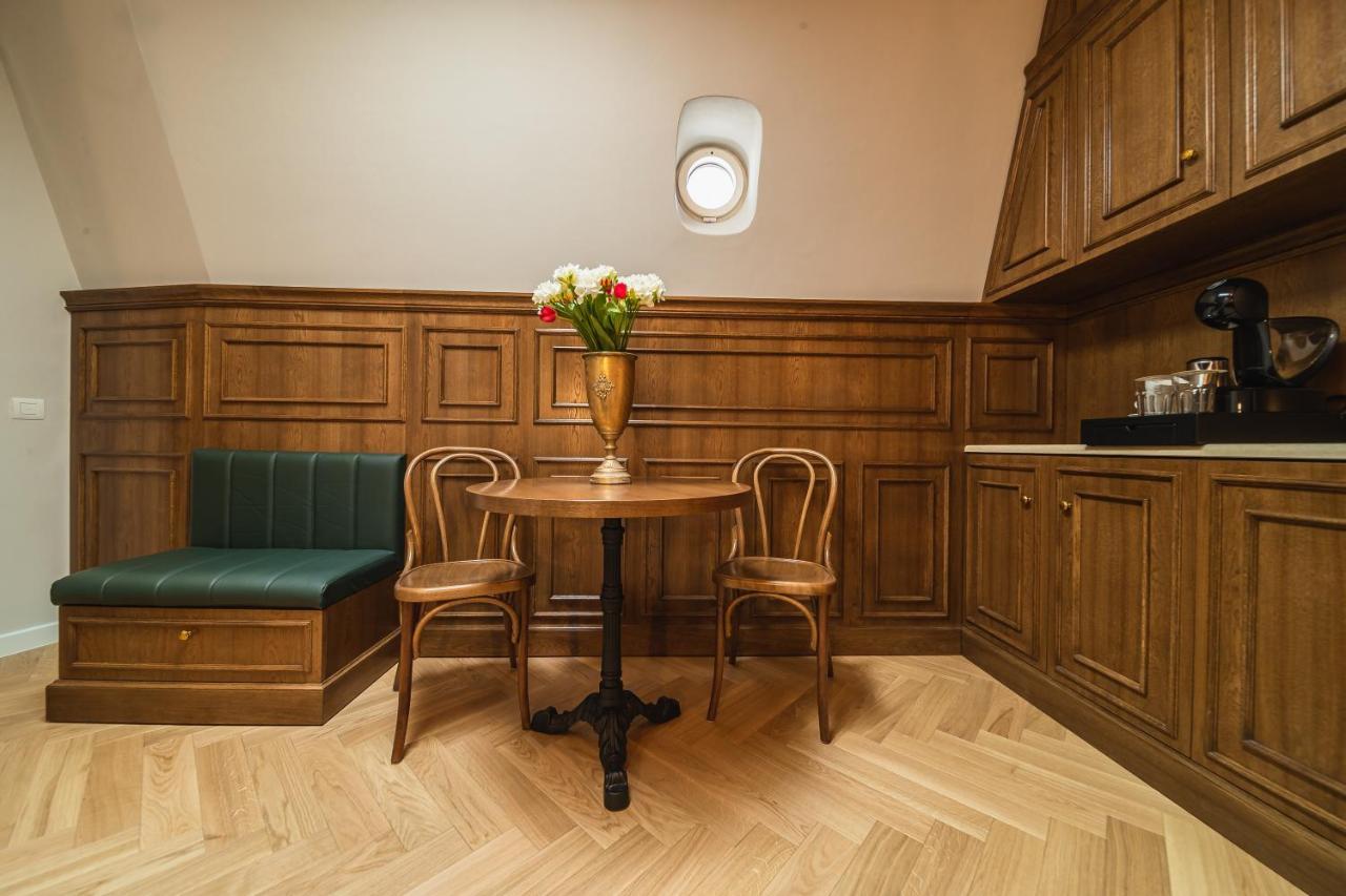 Templum Clava Hotel Bucureşti Ngoại thất bức ảnh