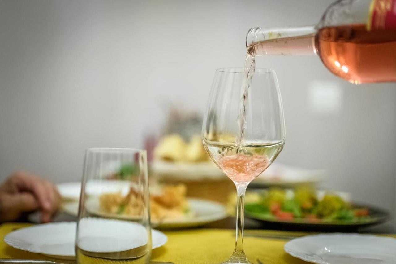 Templum Clava Hotel Bucureşti Ngoại thất bức ảnh