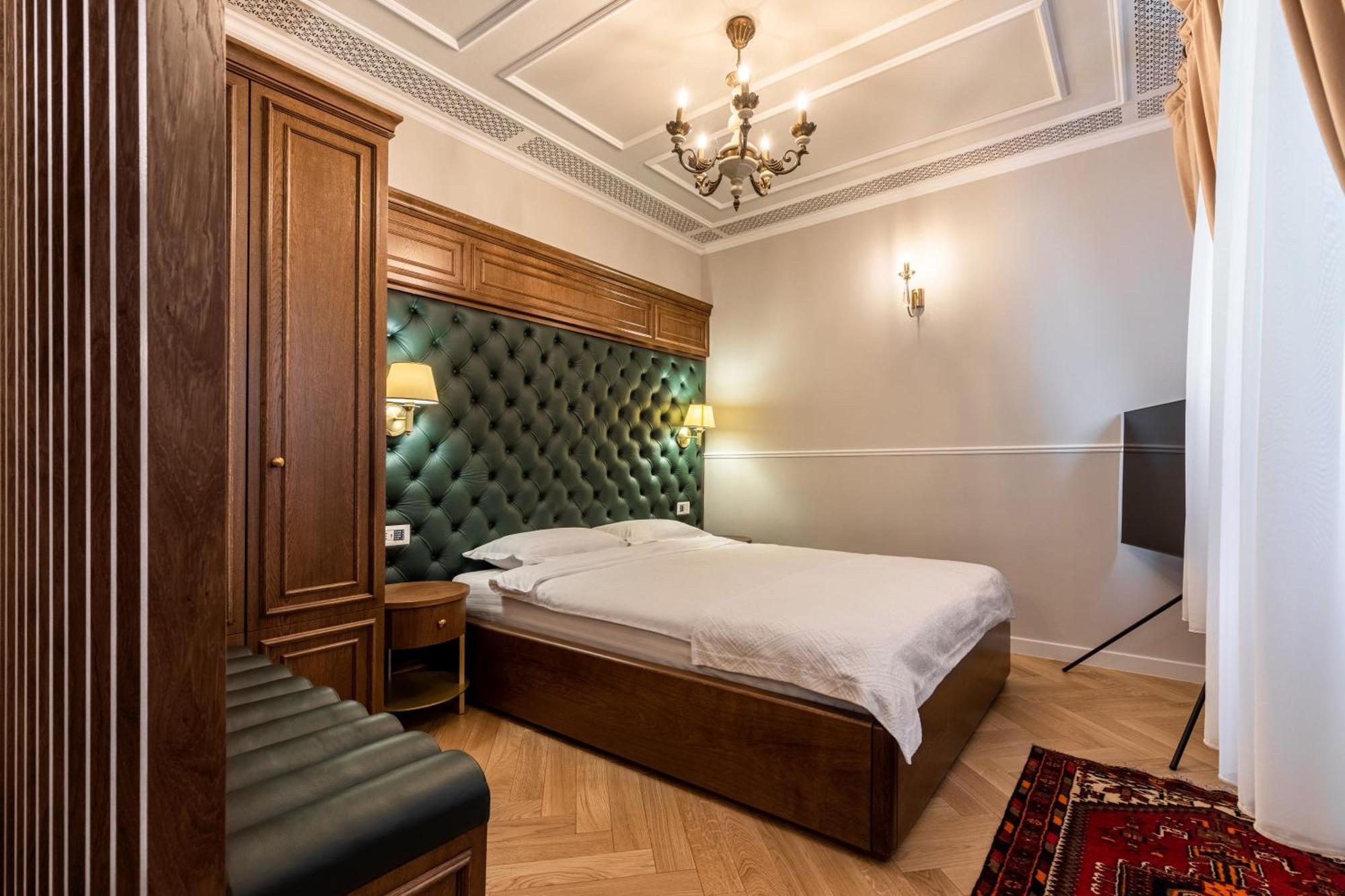 Templum Clava Hotel Bucureşti Ngoại thất bức ảnh