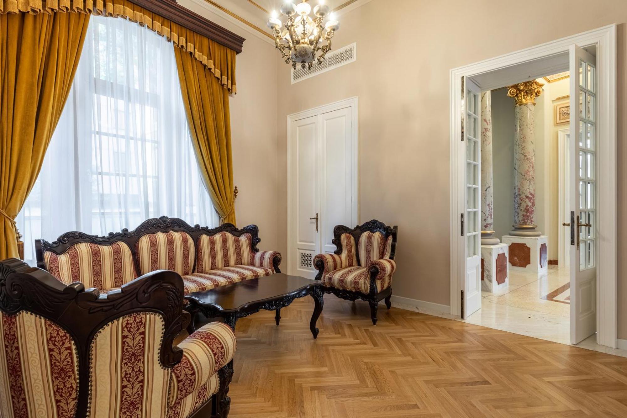 Templum Clava Hotel Bucureşti Ngoại thất bức ảnh