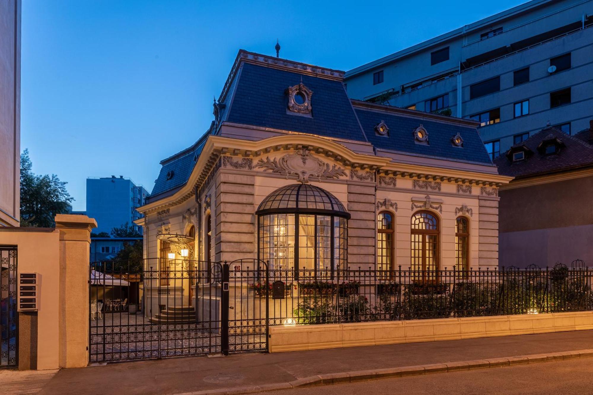 Templum Clava Hotel Bucureşti Ngoại thất bức ảnh